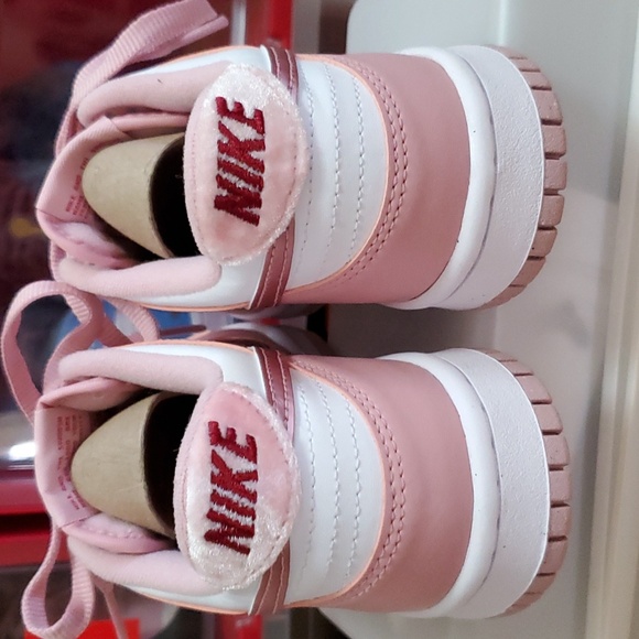 Nike Dunk Low - Picture 4 of 6